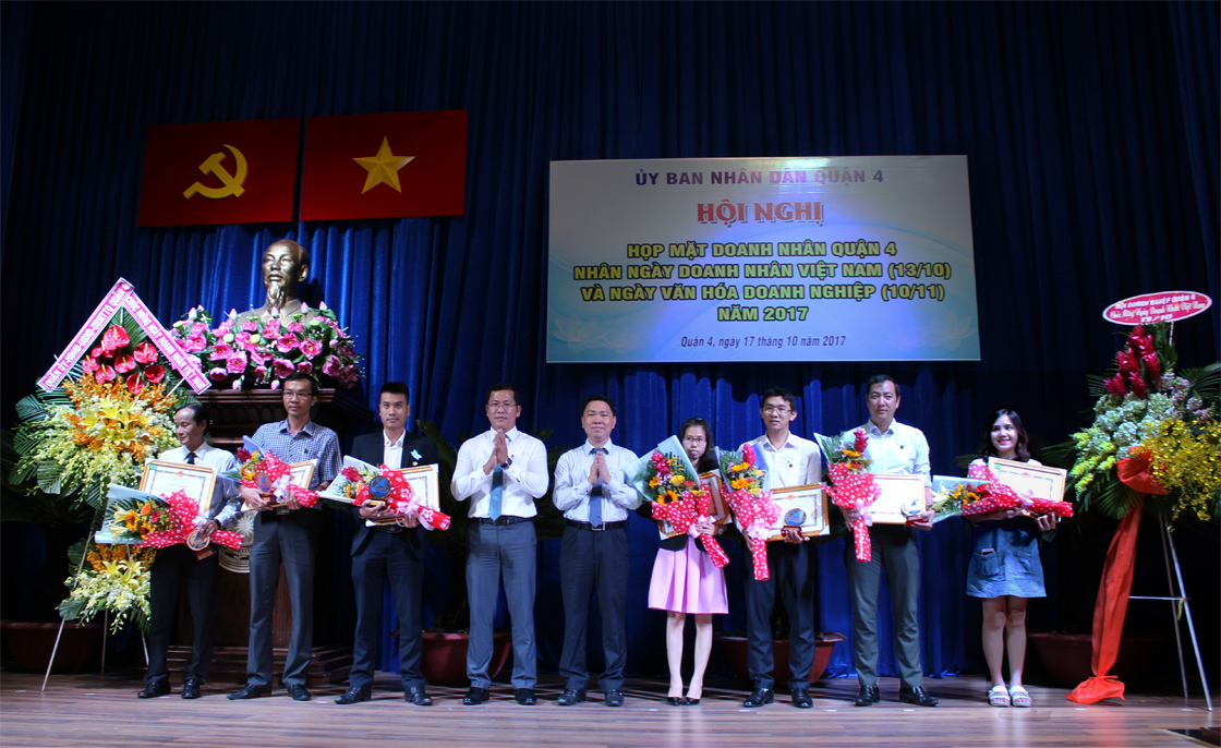 SaigonBPO received an outstanding business award 